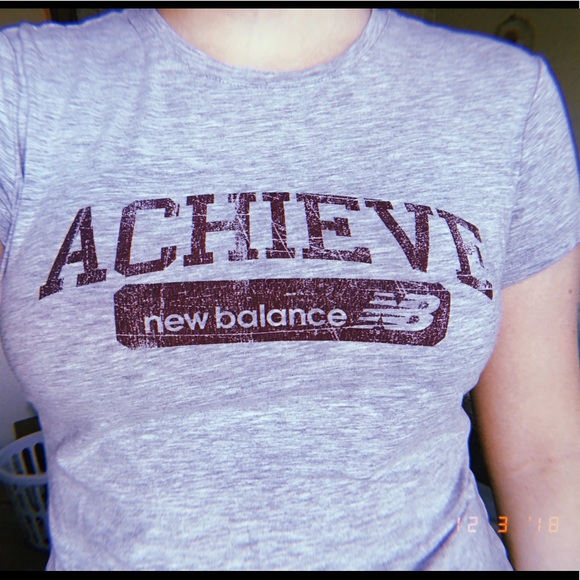 new balance tshirt - Picture 2 of 2